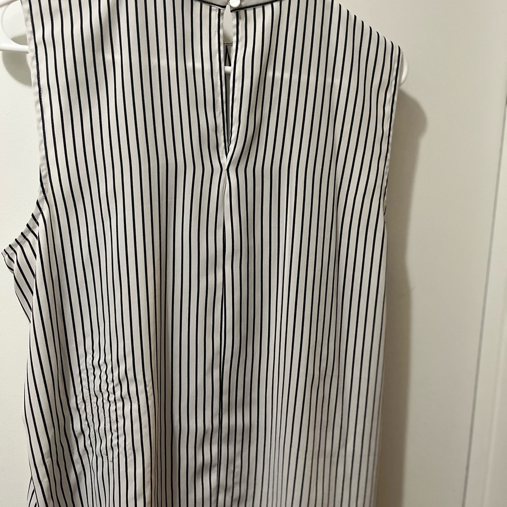 Worthington Medium Sleeveless turtleneck ruffle blouse - Picture 2 of 5